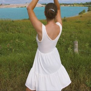 White sun dress with bow! 🤍Size - Small